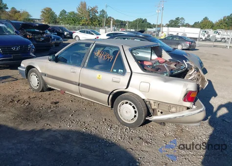1988 Honda Accord Lxi z USA, uszkodzony, nr VIN 1HGCA5548JA153421